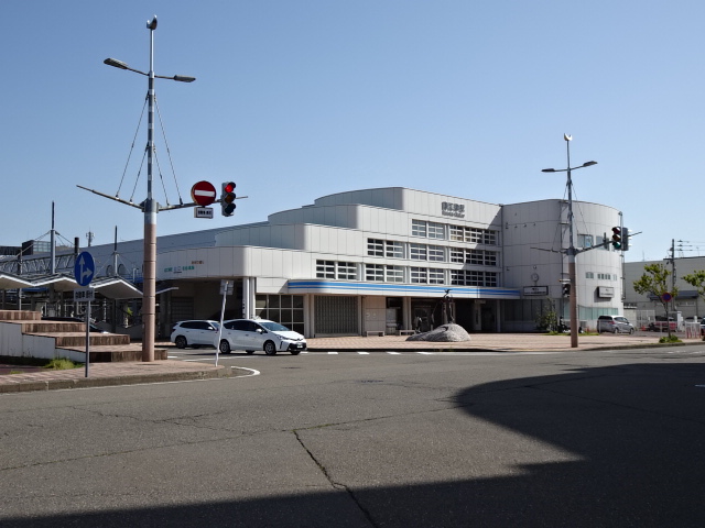 駅舎 (北口)