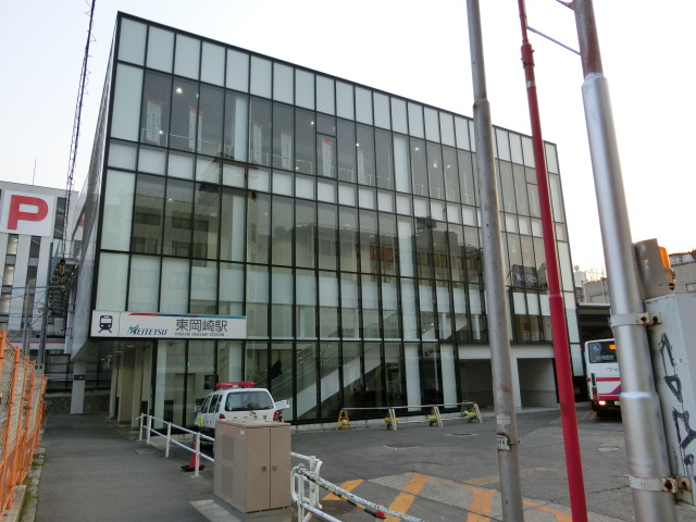 駅舎 (東口)
