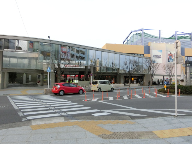 駅舎 (南口)