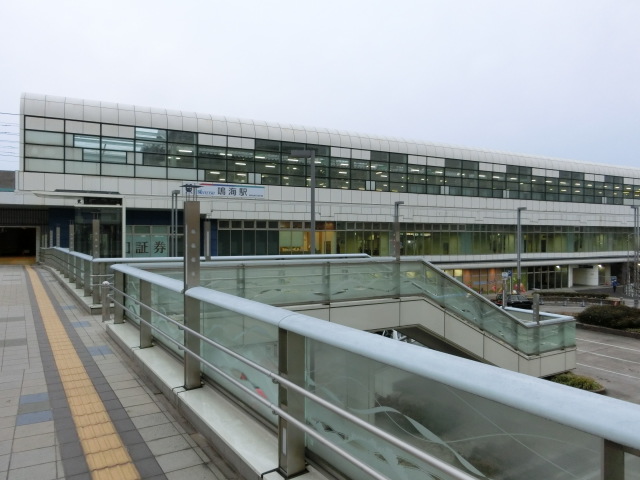 駅舎 (南口)