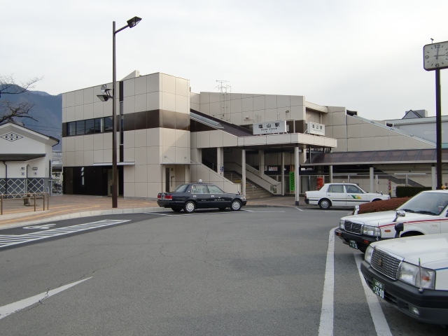 駅舎 (北口)
