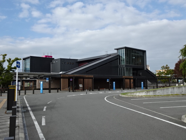 駅舎 (北口)