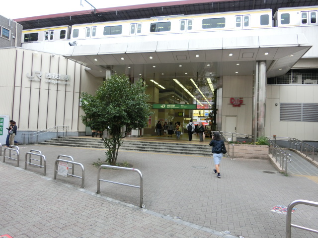 駅舎 (南口)