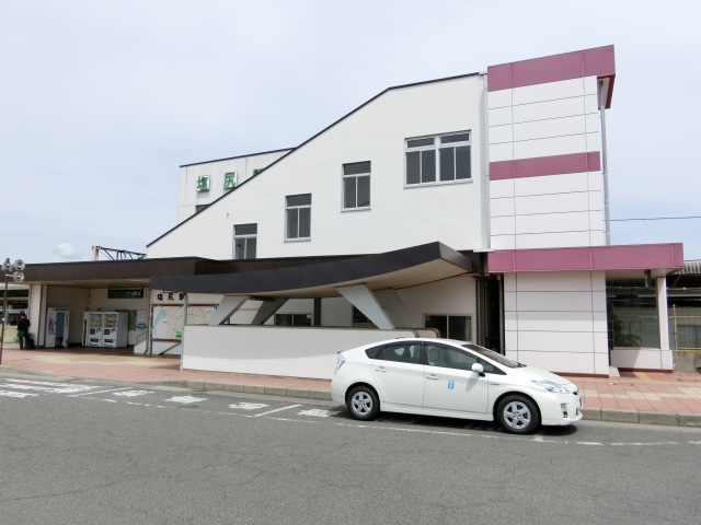 駅舎 (西口)
