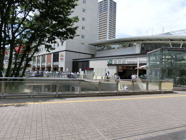 駅舎 (南口)