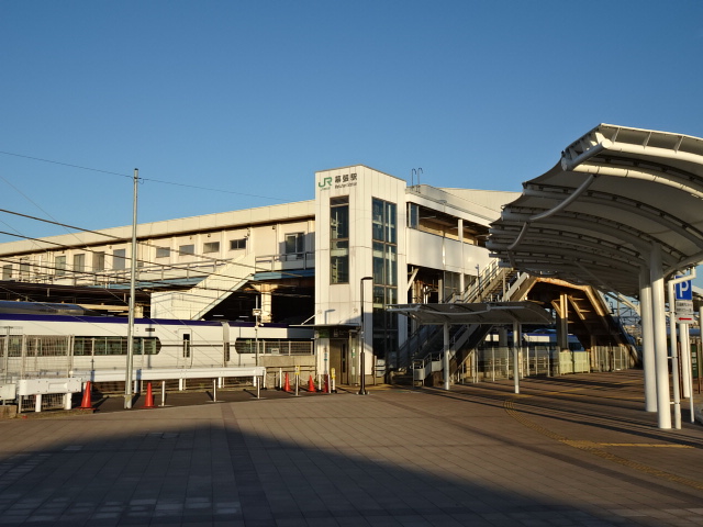 駅舎 (北口)