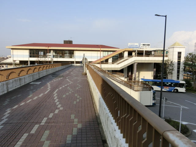 駅舎 (南口)