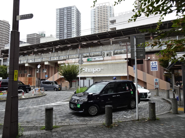 駅舎 (南口)