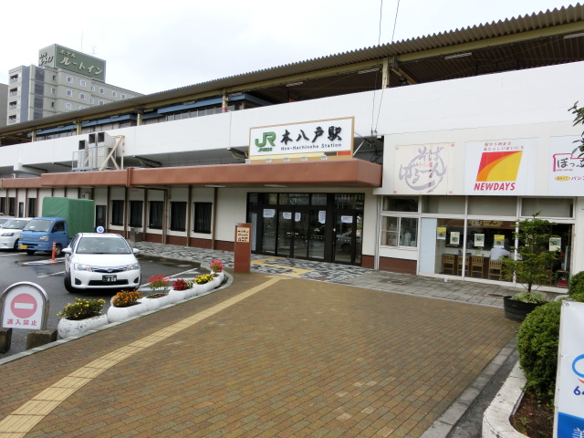 駅舎 (南口)