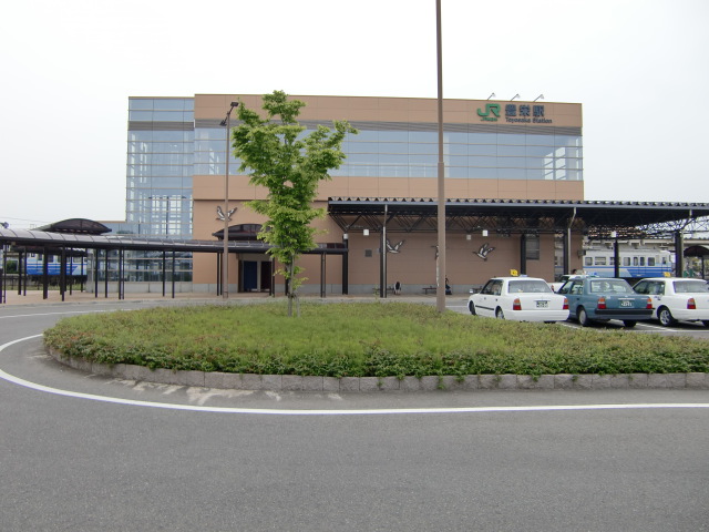 駅舎 (北口)