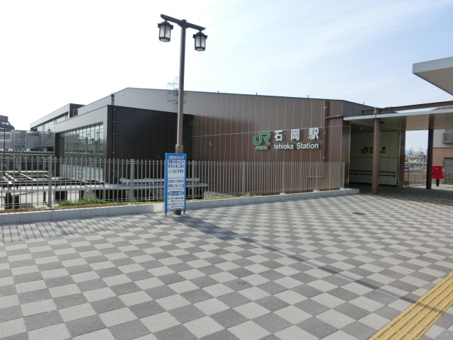駅舎 (東口)