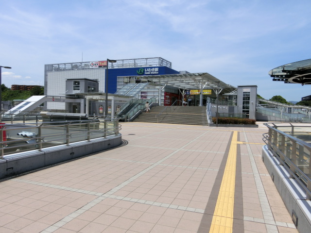 駅舎 (南口)
