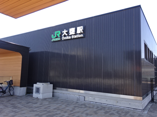 駅舎 (東口 E2)
