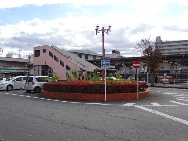 駅舎 (北口)