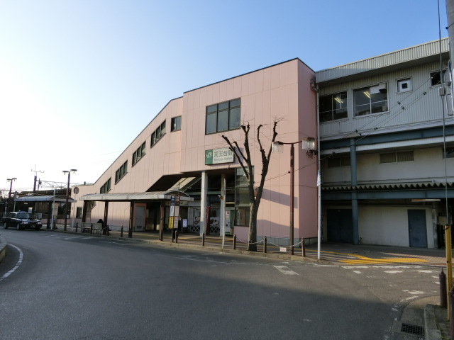 駅舎 (南口)