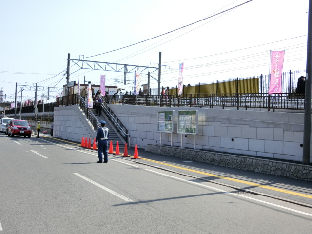 駅出入口