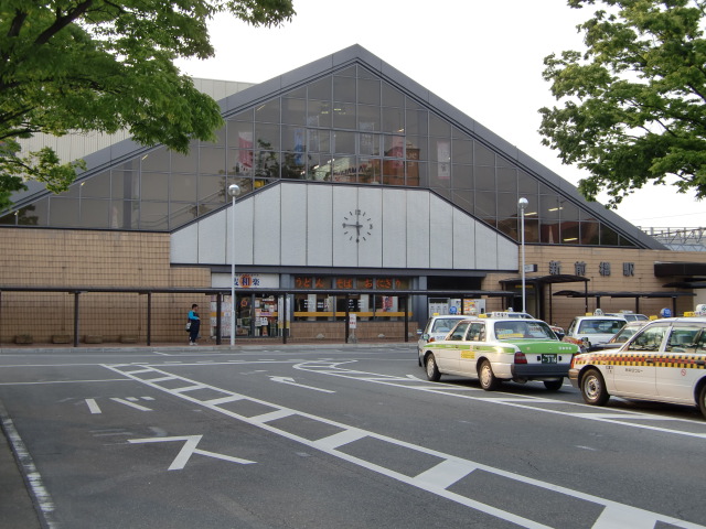駅舎 (東口)