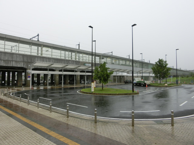駅舎 (南口)