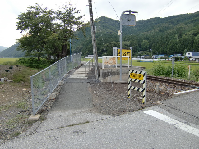 駅出入口