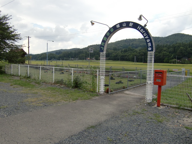 駅出入口