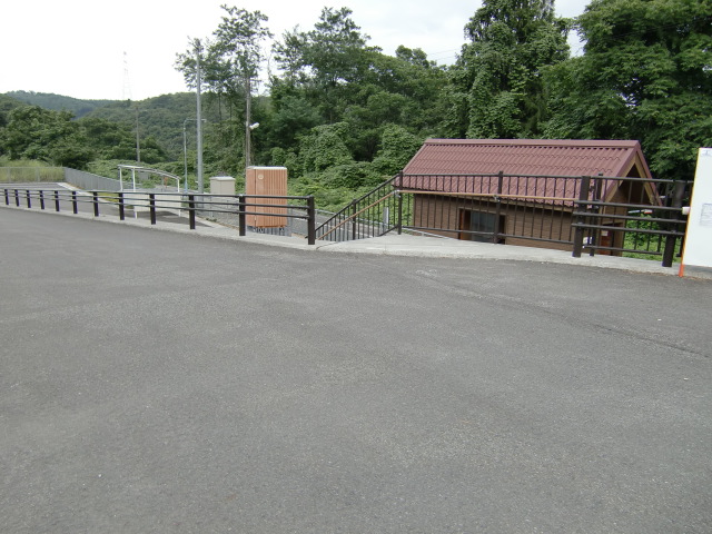 駅出入口