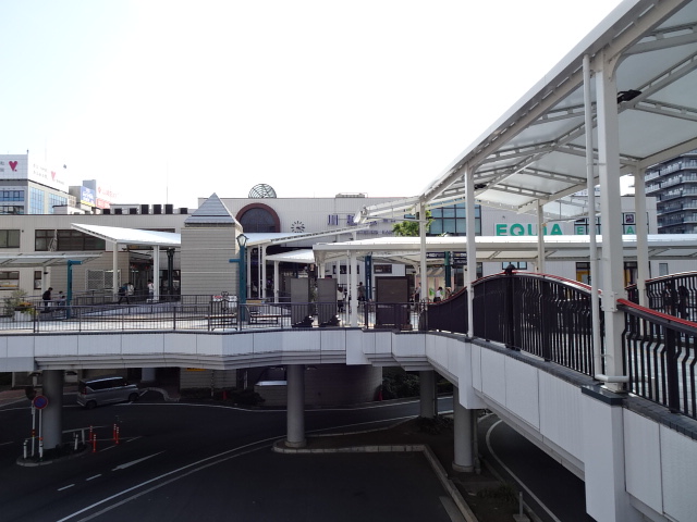 駅舎 (東口)