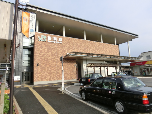 駅舎 (南口)