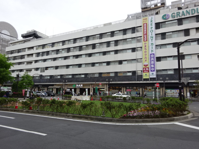 駅舎 (東口)
