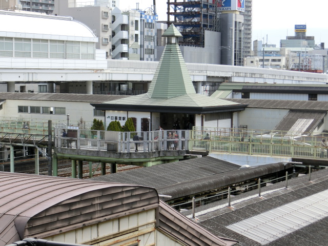 駅舎 (南口)