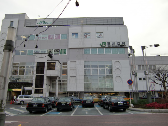 駅舎 (東口)
