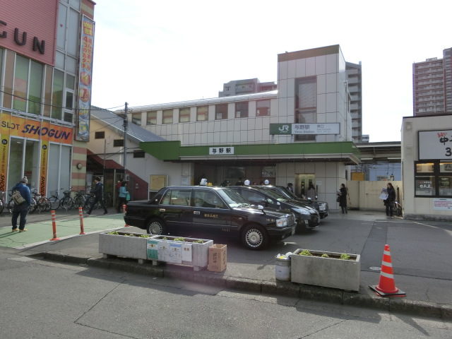 駅舎 (東口)