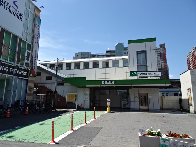 駅舎 (東口)