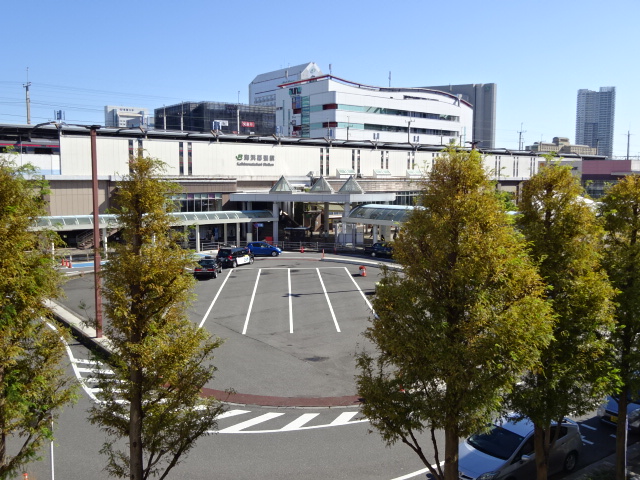 駅舎 (南口)