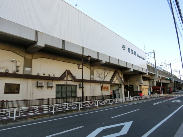 駅舎 (東口)