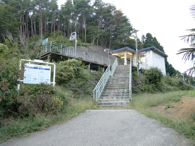 駅出入口