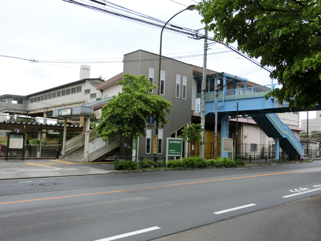 駅舎 (東口)