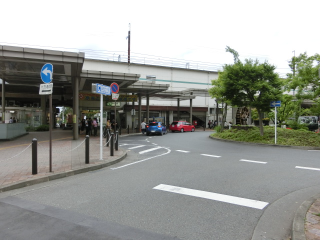 駅舎 (南口)