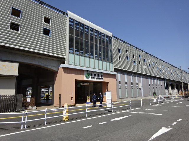 駅舎 (南口)