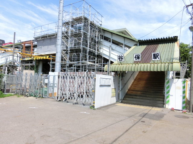 駅舎 (南口)