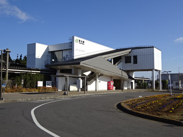 駅舎 (南口)