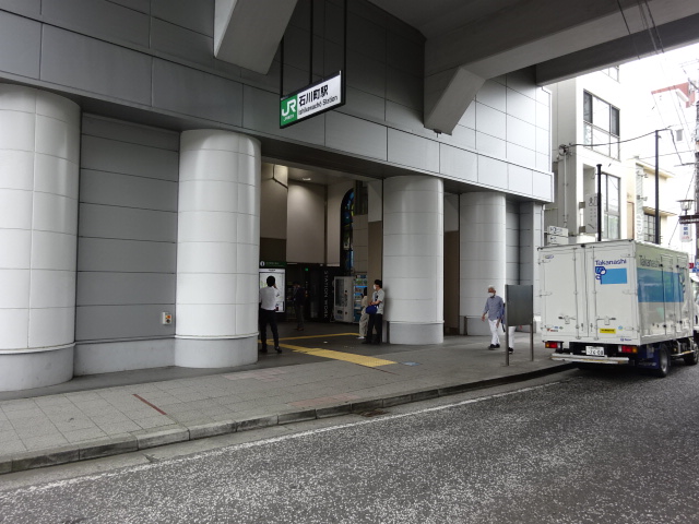 駅舎 (元町口 (南口) 中村川方面)