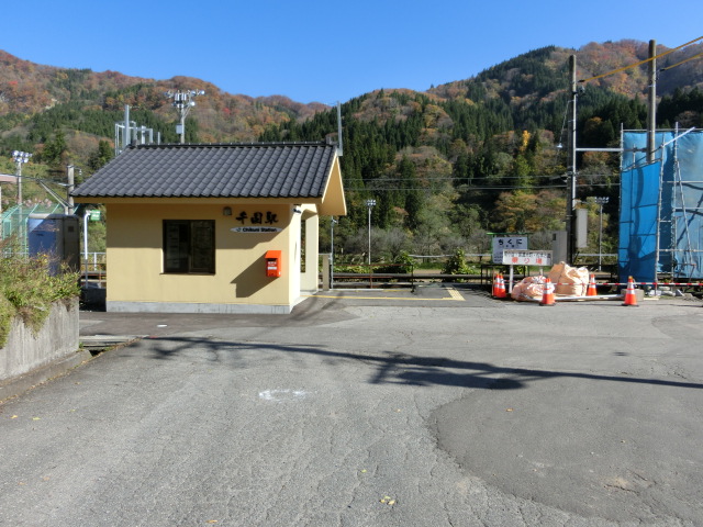 棒線駅ホーム