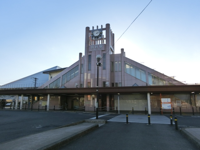 駅舎 (東口)