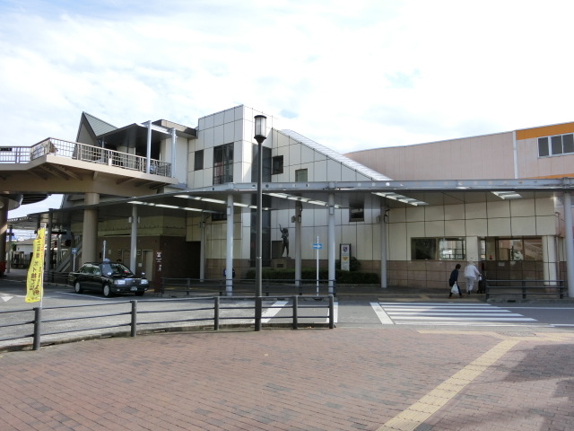 駅舎 (北口1F)