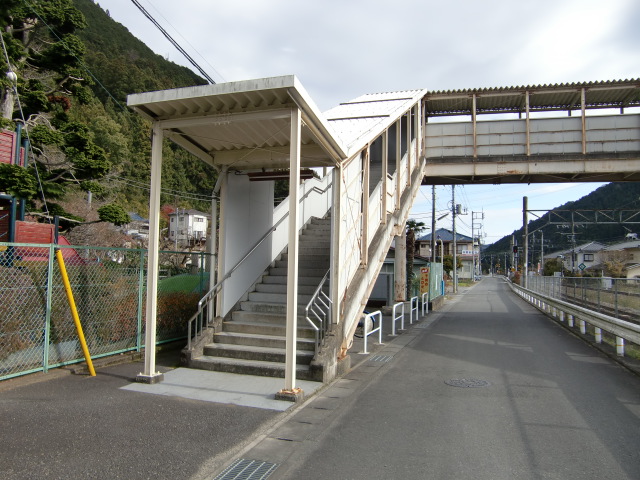 駅出入口 (北口)
