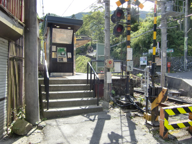 駅出入口