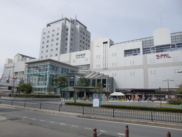 駅舎 (東口)