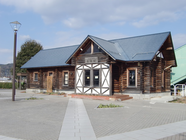 駅舎 (西口)