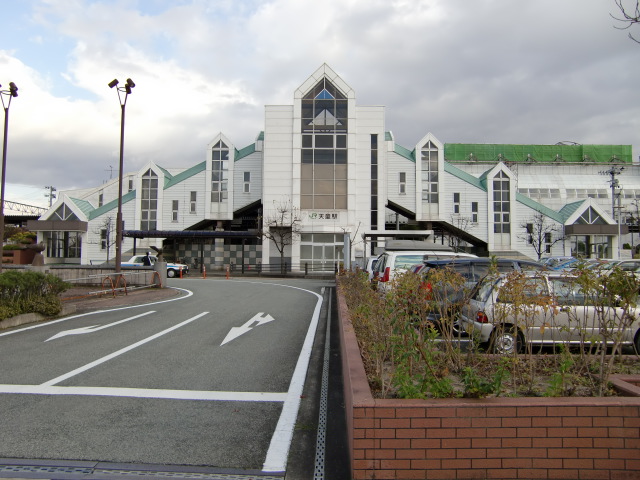 駅舎 (西口)