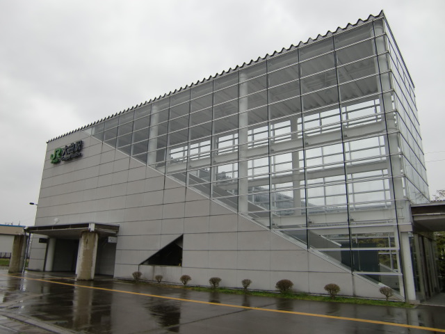 駅舎 (東口)